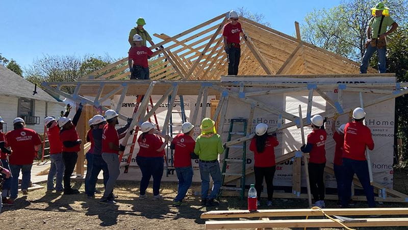 Habitat for Humanity Central Arizona y Rebuilding Together Sandoval County se preparan para renovar y reparar las viviendas de personas con necesidades.
